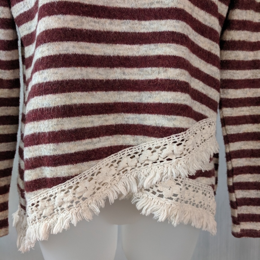 anthropology Long sleeve knit lightweight sweater